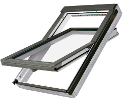 Среднеповоротные пластиковые окна Fakro PTP-V U3 55*78